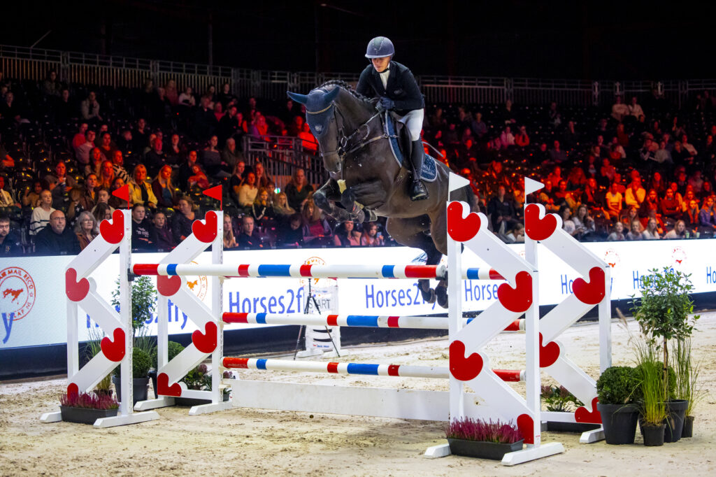 Ellen Zwijnenberg - Jade vd Beemdhoeve
Indoor Friesland 2024
© DigiShots