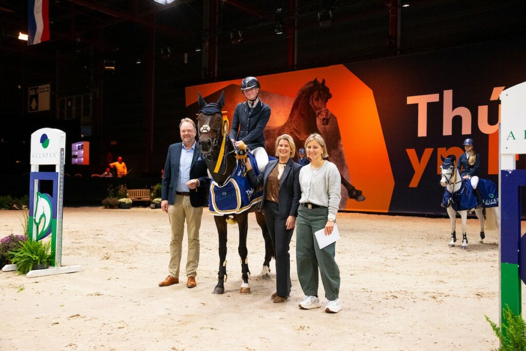 thumbnail_Lieke van der Linde-Nena OHesseln-LEEU24L27936.JPG